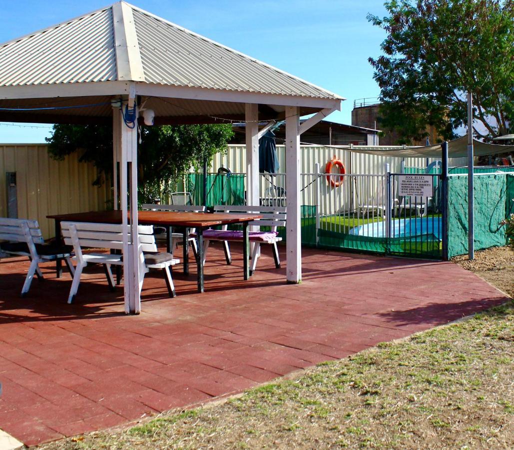 Matildas End Holiday Units Karumba Exterior photo